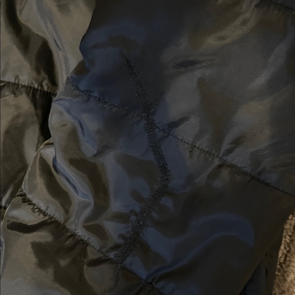 Under Armour Women’s Black University of North Dakota Puffer Jacket - Picture 4 of 4